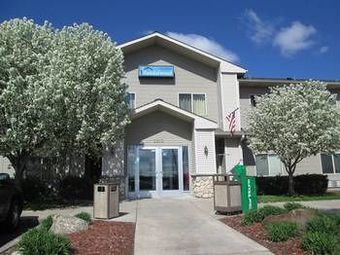 Hotel Sandalwood Studios & Suites