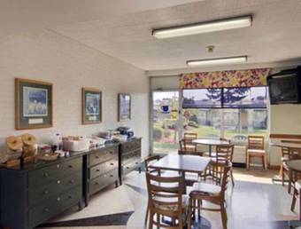 Hotel New Stanton Garden Inn