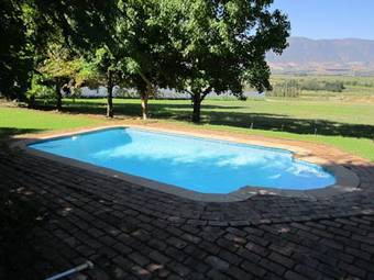 Hostal Themika Guest Farm