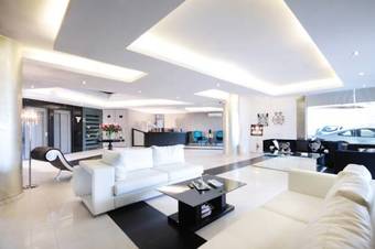 Bayinn Hotel H�uschen Hospitality