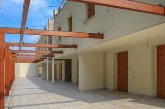 Sarnico Halldis Apartments