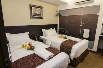 J Suites Hotel