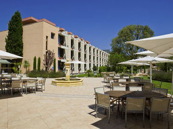 Hotel Novotel Aix En Provence Pont De L'arc Fenouillères