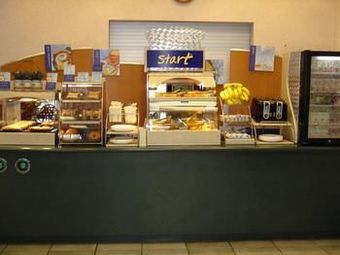 Hotel Marianna Inn & Suites