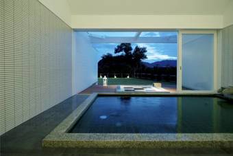 Hotel Little White Flower