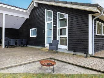 Three-bedroom Holiday Home In L�gst�r 6