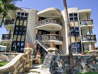 Aparthotel El Magnifico (.)