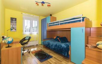 Three-bedroom Holiday Home Pula With An Outdoor Swimming Pool 07