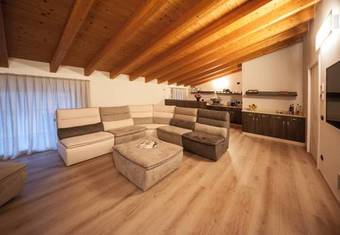 Hostal Atticohousing Residence