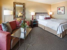 Loews Le Concorde Hotel