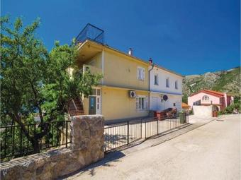 Apartment Creska I