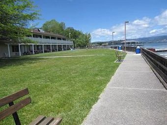 Hotel Skylark Shores Resort