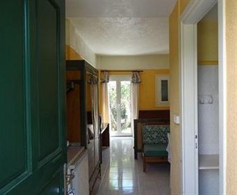 Hotel Villea Village