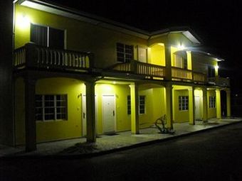 Hotel Piarco Village Suites
