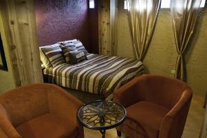 Hotel B & B Comfy Inn