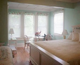 River Lily Inn Bed And Breakfast