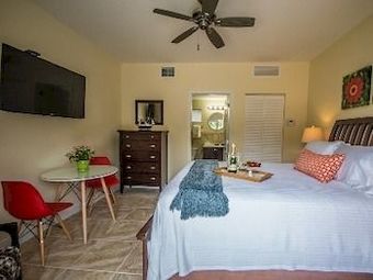 Bed & Breakfast Inn On The Drive