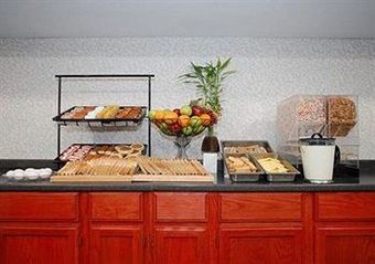 Hotel Premier Inn And Suites