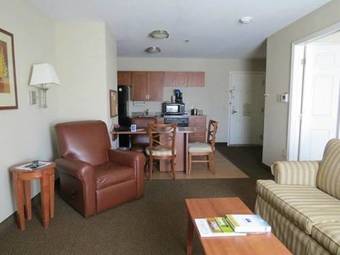 Hotel Candlewood Suites Reading
