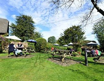 Hostal The Falkland Arms