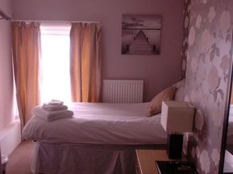 Hostal The Two Lifeboats