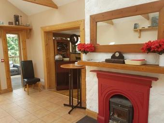 Coosan Cottage Ecolodge Hotel