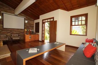 Hostel Pico Do Itamb�