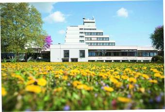 Heinrich Pesch Hotel