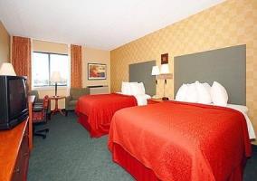 Hotel Quality Inn & Suites Airport