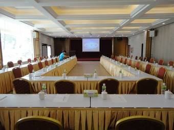 Naqin Geological Ocean Park Hotel