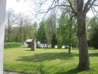 Hotel Land?tejnsk� Dv?r