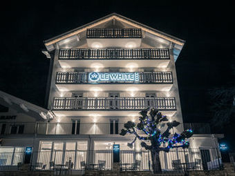 Hotel Le White