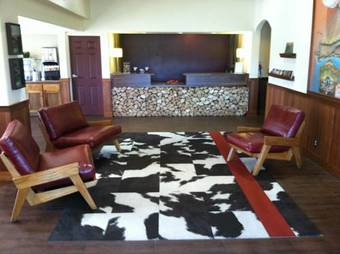 The Redwood Fortuna Riverwalk Hotel