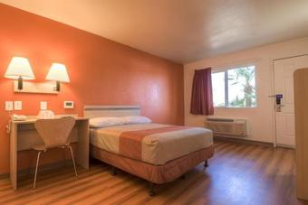 Motel 6 Palm Springs - Rancho Mirage