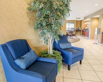 Hotel Comfort Suites Speedway - Kansas City