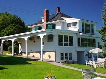 Claddagh Motel & Suites