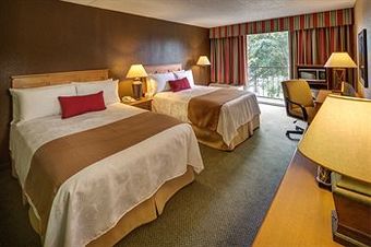 Whispering Woods Hotel & Conference Center