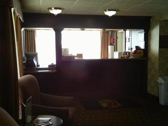 Hotel Super 8 By Wyndham Erie/i 90