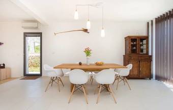 Three-bedroom Holiday Home Vrbnik With A Fireplace 08