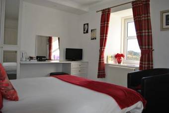 Airds Farmhouse Bed And Breakfast