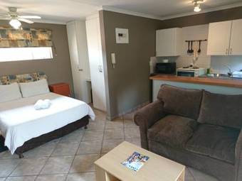 Hostal Razel Lodge