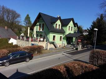 Posada Penzion A Restaurace " Zlat� Strom"