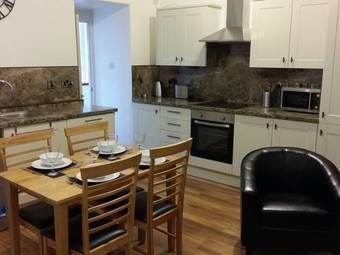 Auld Leigh-lann Apartments