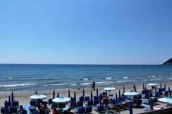 Apartamento House Adelin