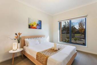 Villa Bradford Place-melbourne