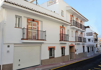 Apartamentos Hostal Jayma