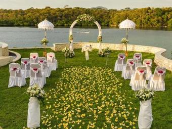 Menjangan Dynasty Resort