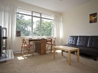 Chic Zone 2 London Apartment