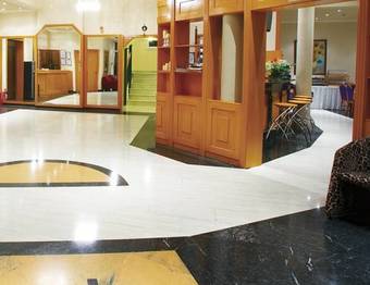 Iris Hotel