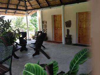 Hostal Lynns Guest House